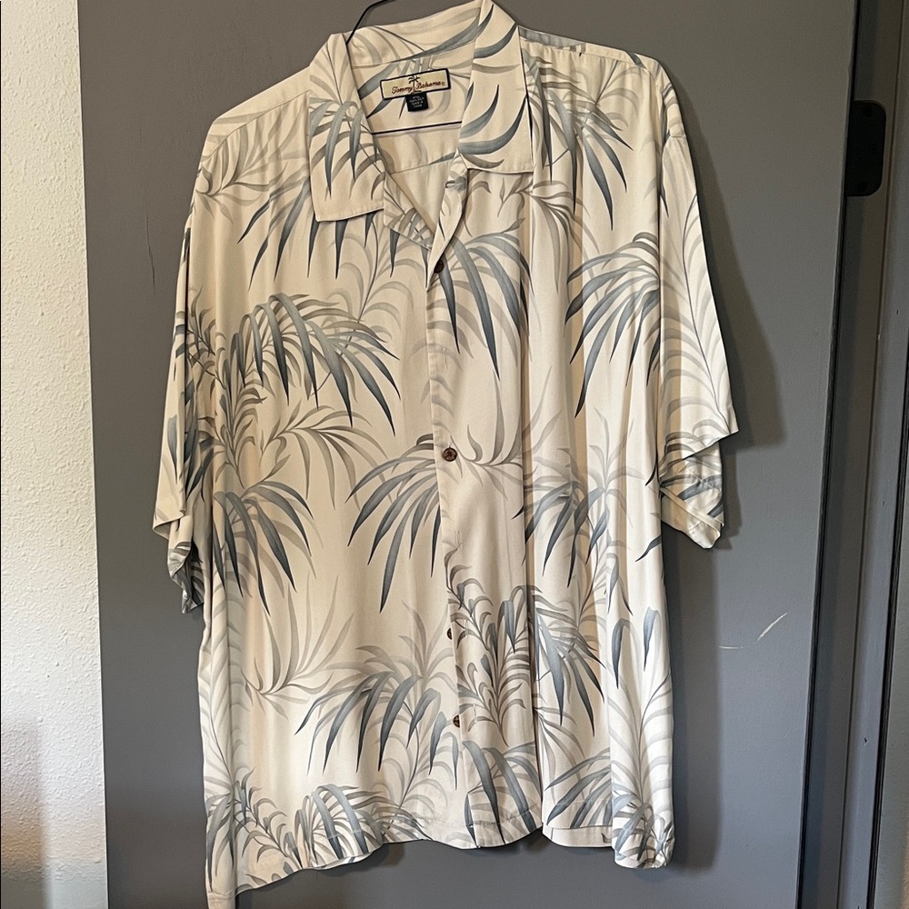 Tommy Bahama Men's Cream and Gray Leaf Shirt
